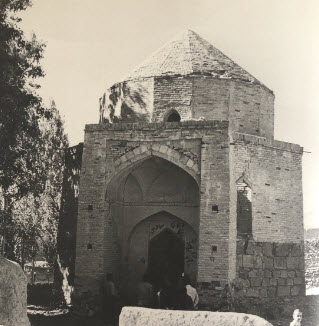 Imam Mustansir billah II’s mausoleum at Anjundan Several other Imams were later buried here Source The Ismailis An Illustrated history